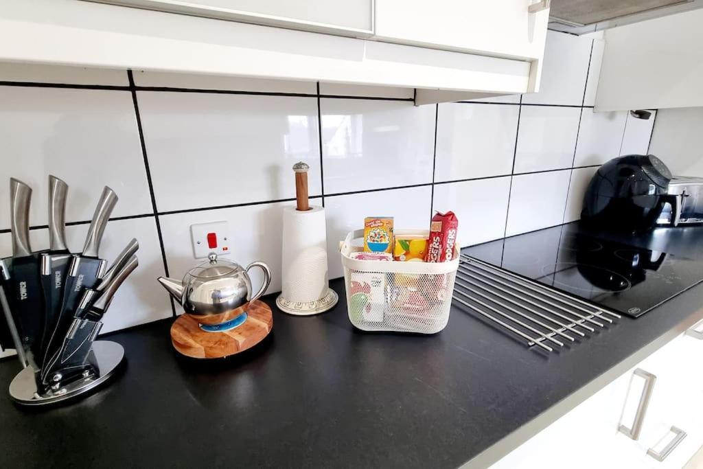 Causeway97 Townhouse Villa Портръш Екстериор снимка